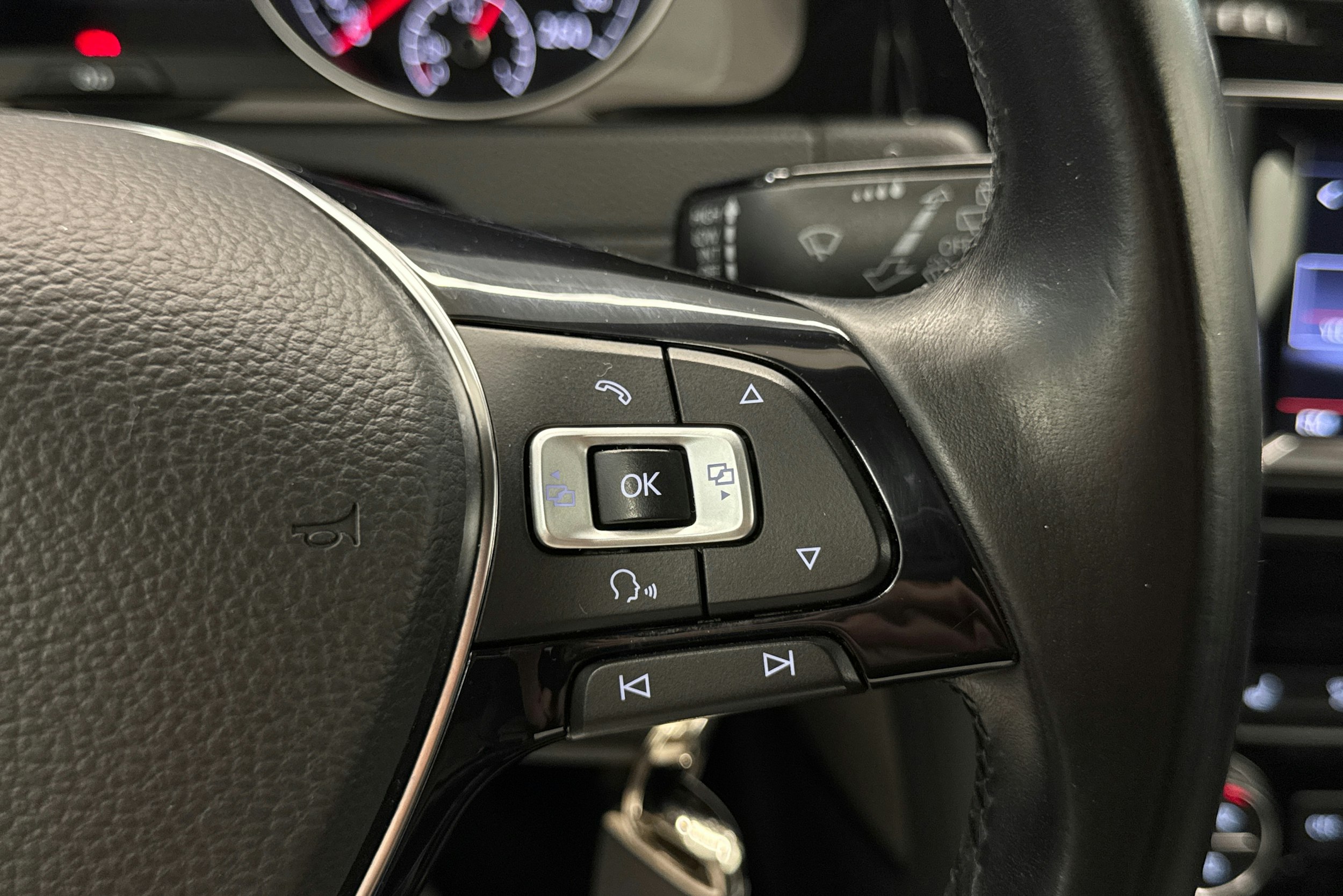 Valkoinen Volkswagen GOLF 2014 kuva 23.