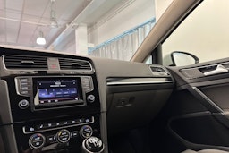 Valkoinen Volkswagen GOLF 2014 kuva 30.