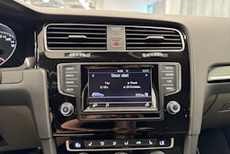 Valkoinen Volkswagen GOLF 2014 kuva 34.