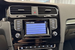Valkoinen Volkswagen GOLF 2014 kuva 35.