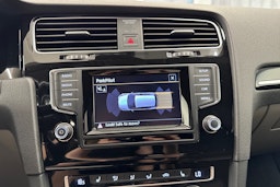 Valkoinen Volkswagen GOLF 2014 kuva 38.
