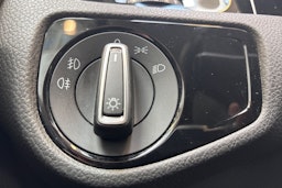 sininen Volkswagen Golf 2014 kuva 13.
