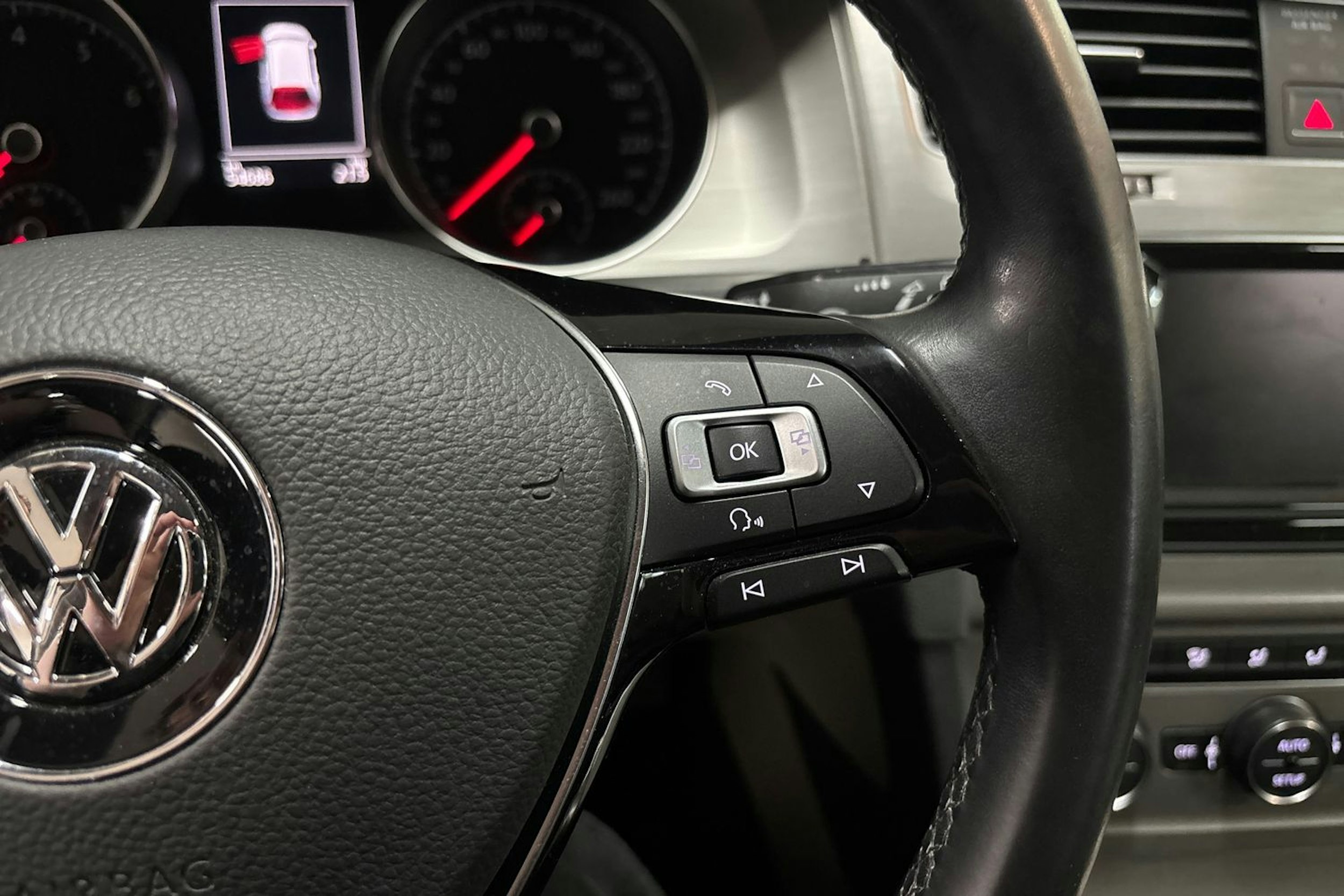 Sininen Volkswagen GOLF 2014 kuva 16.