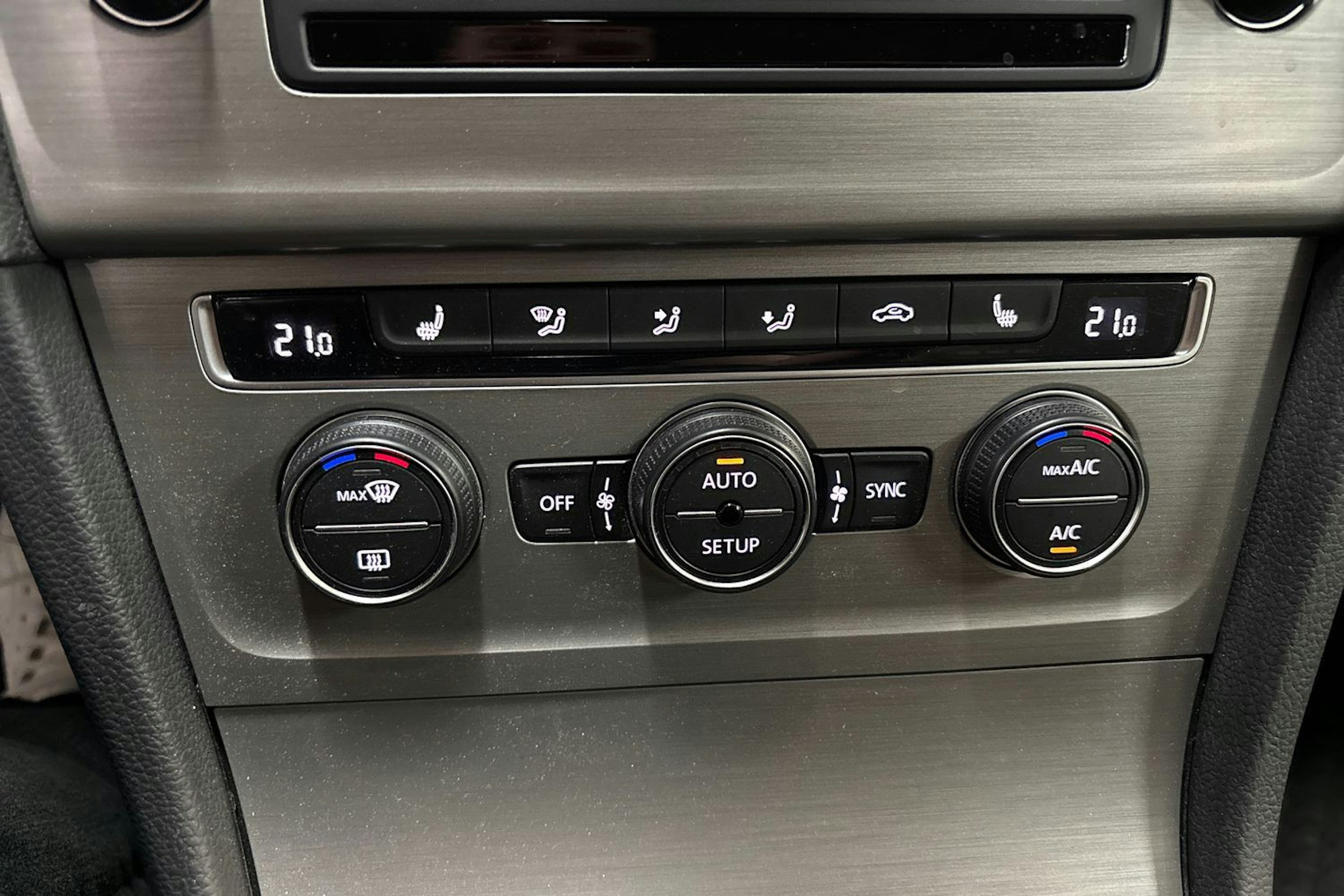 Sininen Volkswagen GOLF 2014 kuva 23.