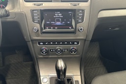 valkoinen Volkswagen Golf 2014 kuva 15.
