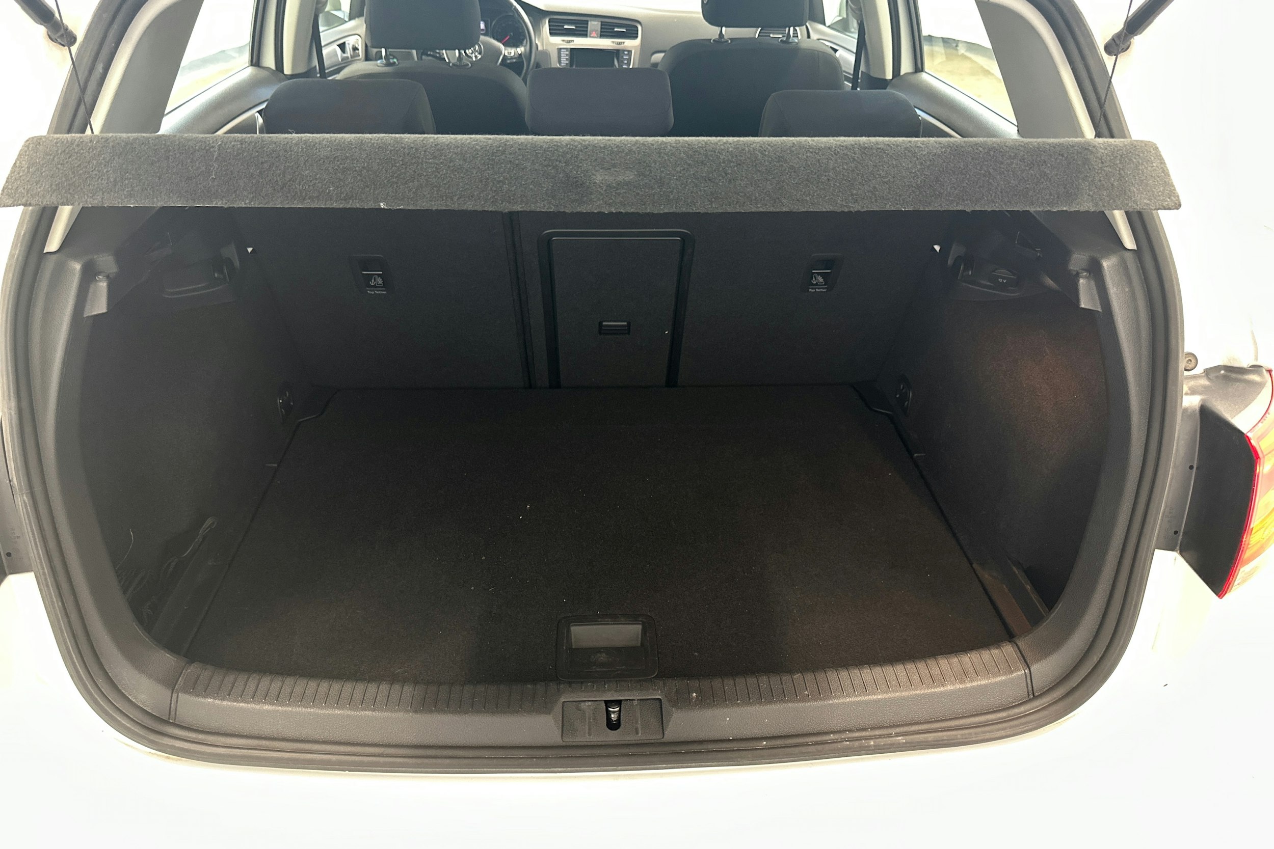 valkoinen Volkswagen Golf 2014 kuva 20.