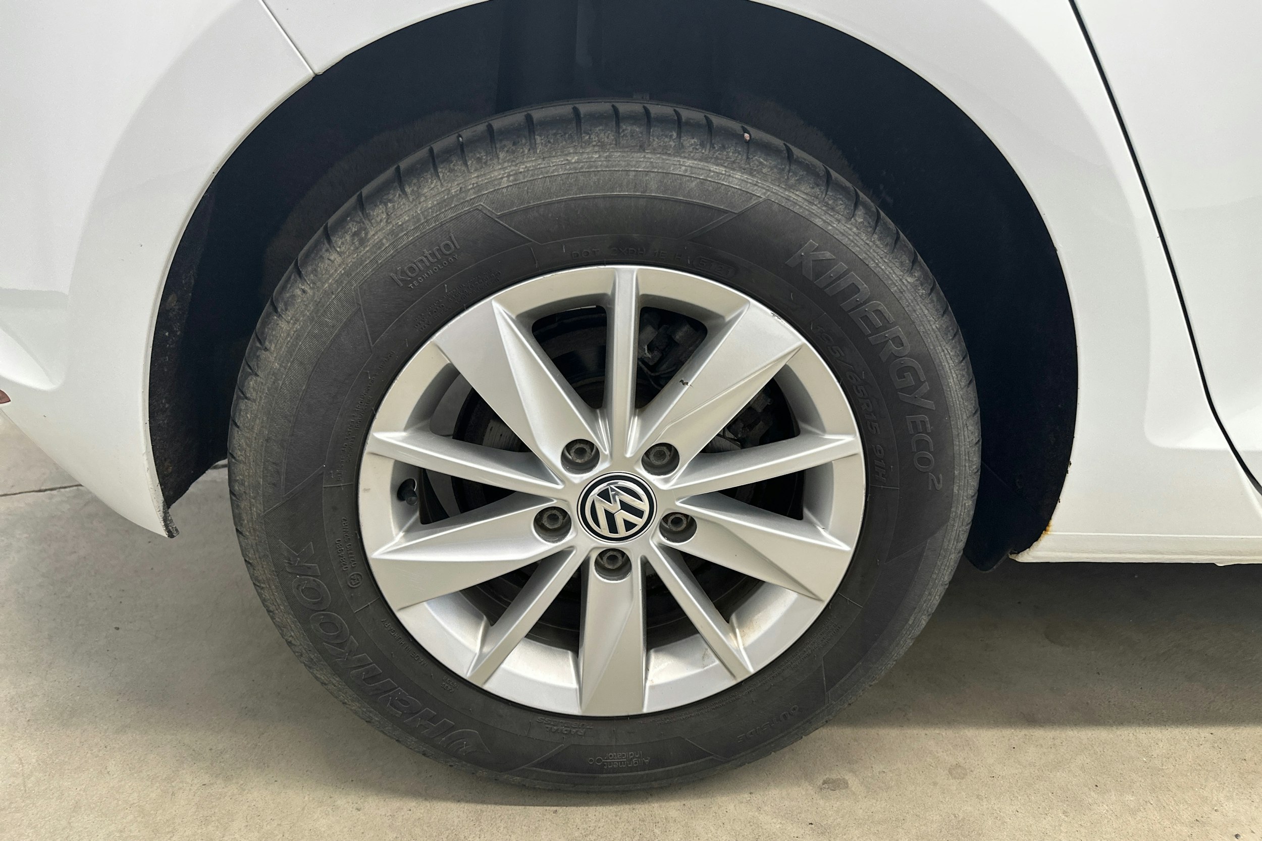 valkoinen Volkswagen Golf 2014 kuva 21.