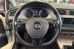 valkoinen Volkswagen Golf 2014 kuva 17.