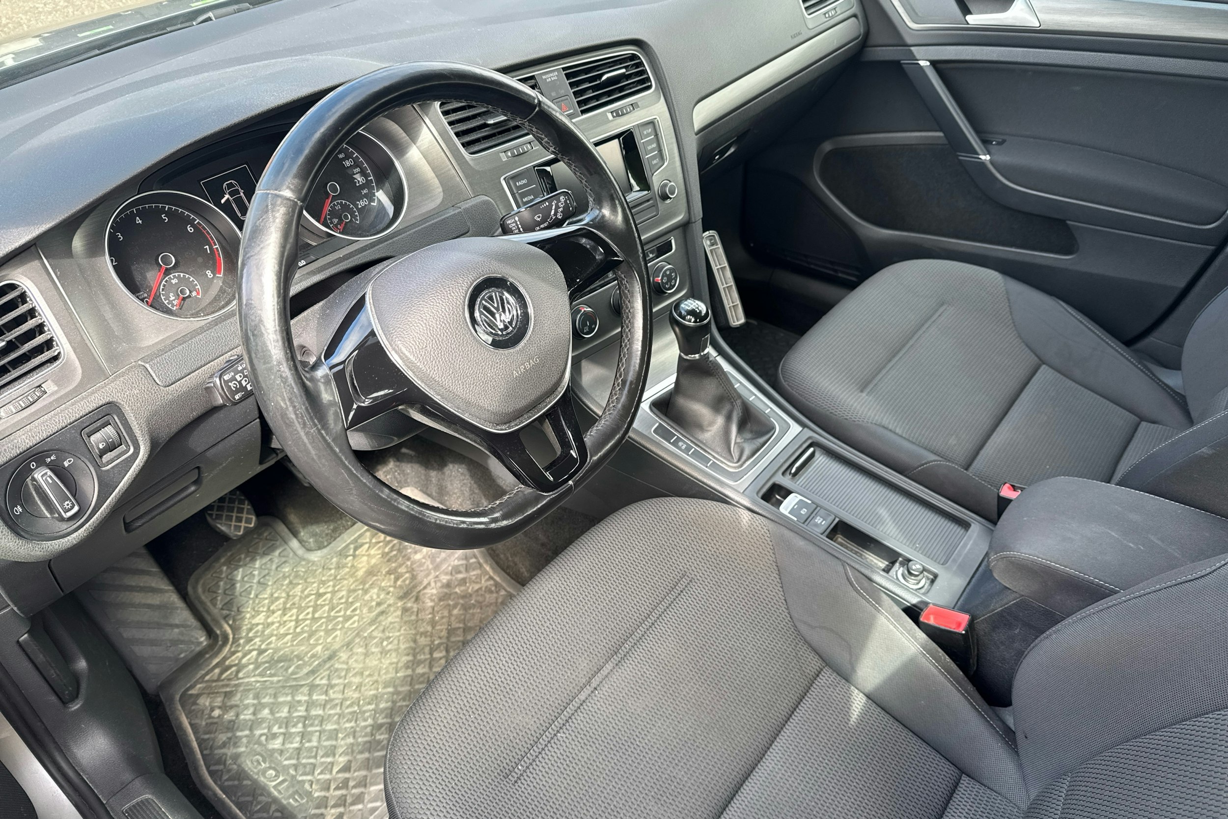 harmaa Volkswagen Golf 2014 kuva 3.