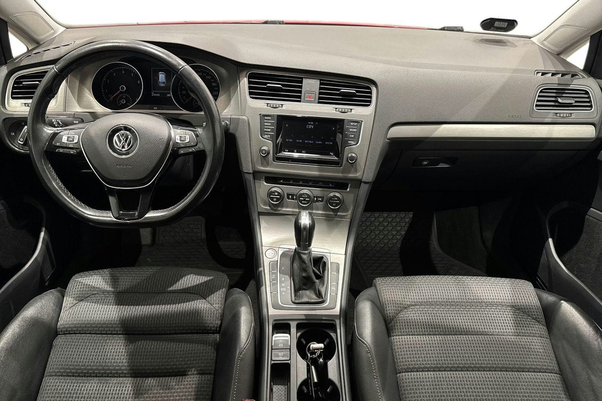 punainen Volkswagen Golf 2014 kuva 9.