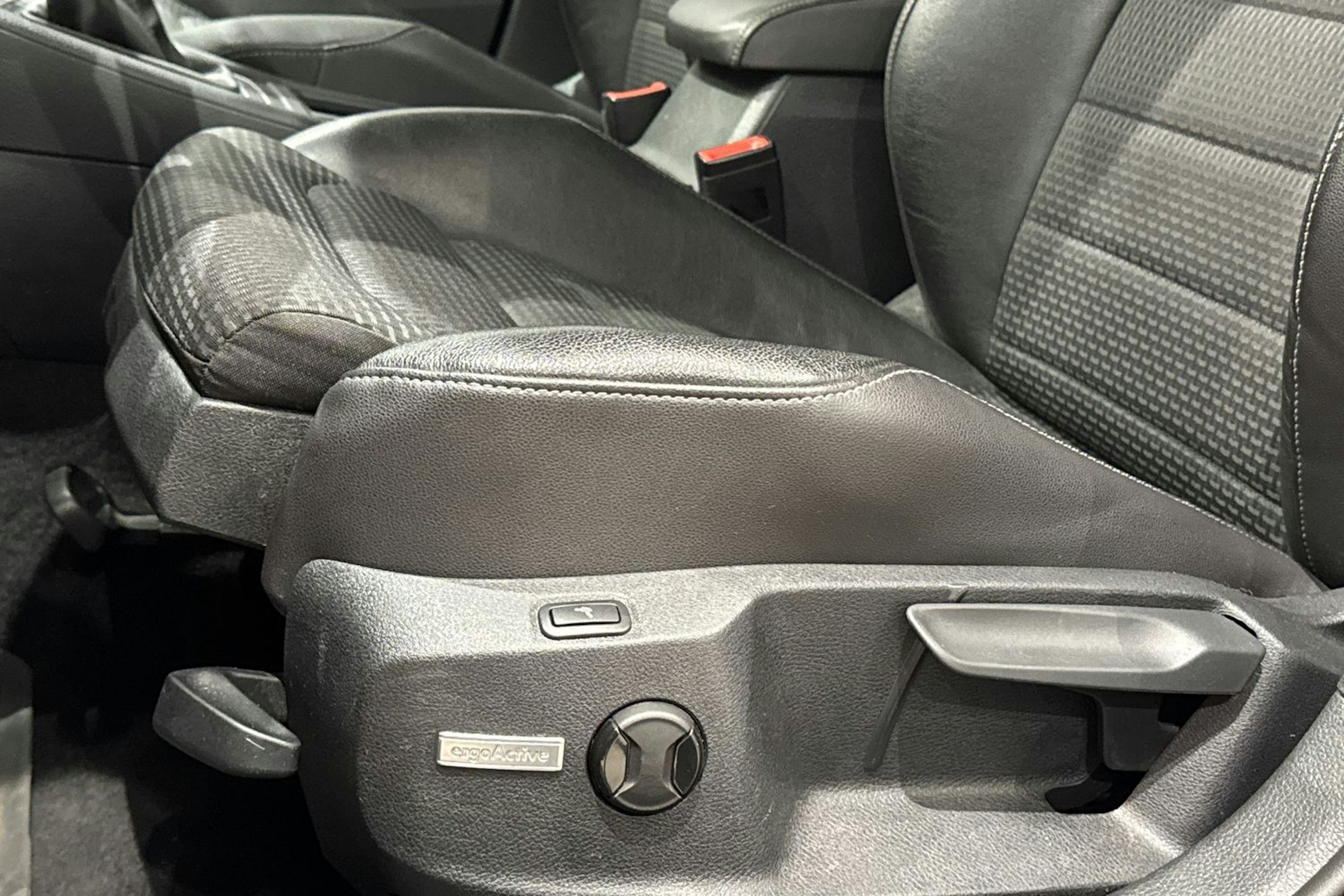 punainen Volkswagen Golf 2014 kuva 17.