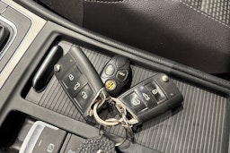 punainen Volkswagen Golf 2014 kuva 24.