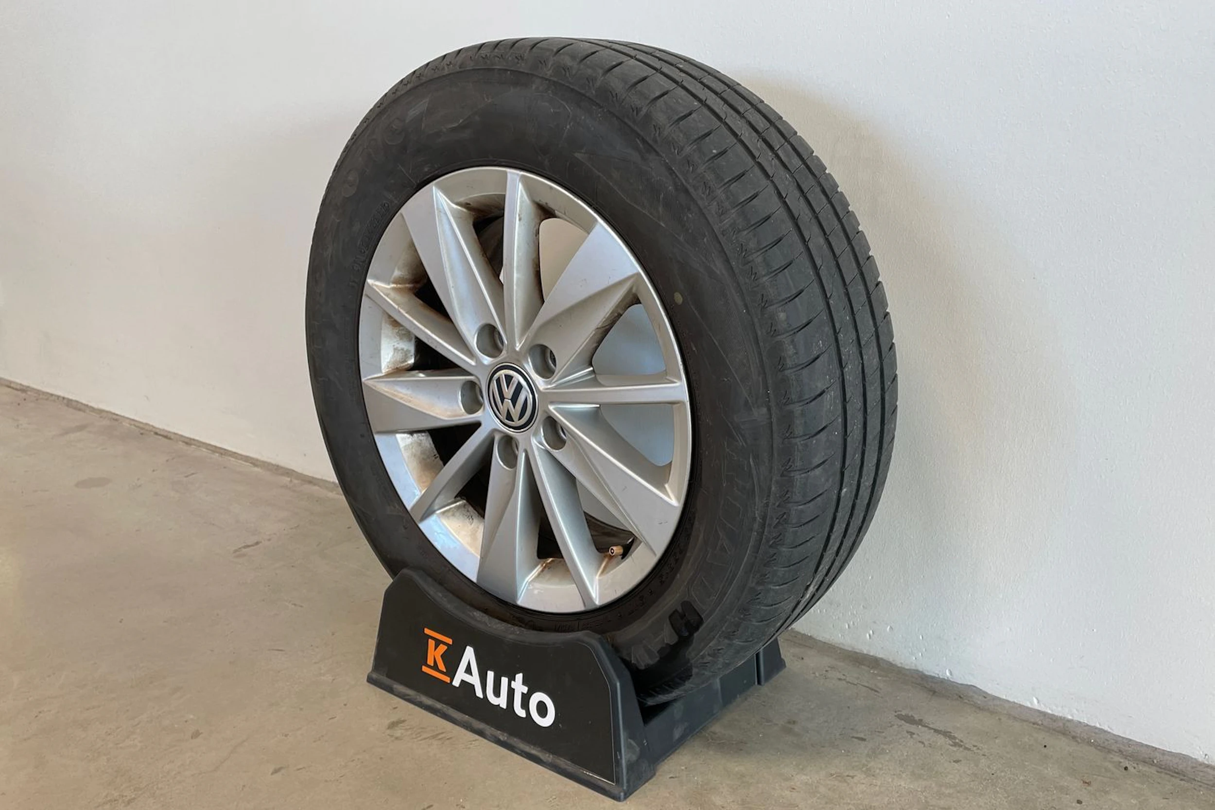 punainen Volkswagen Golf 2015 kuva 10.