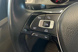 punainen Volkswagen Golf 2015 kuva 14.