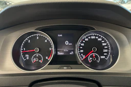 punainen Volkswagen Golf 2015 kuva 16.