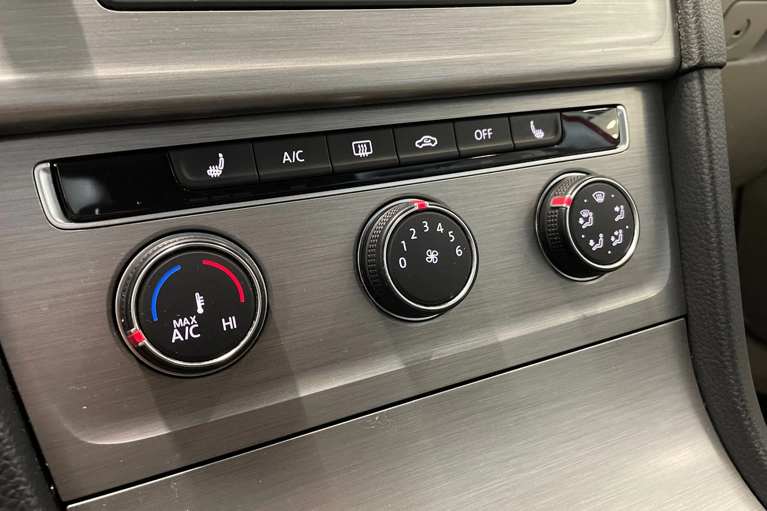 punainen Volkswagen Golf 2015 kuva 20.