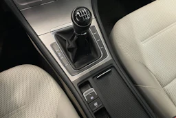 punainen Volkswagen Golf 2015 kuva 21.