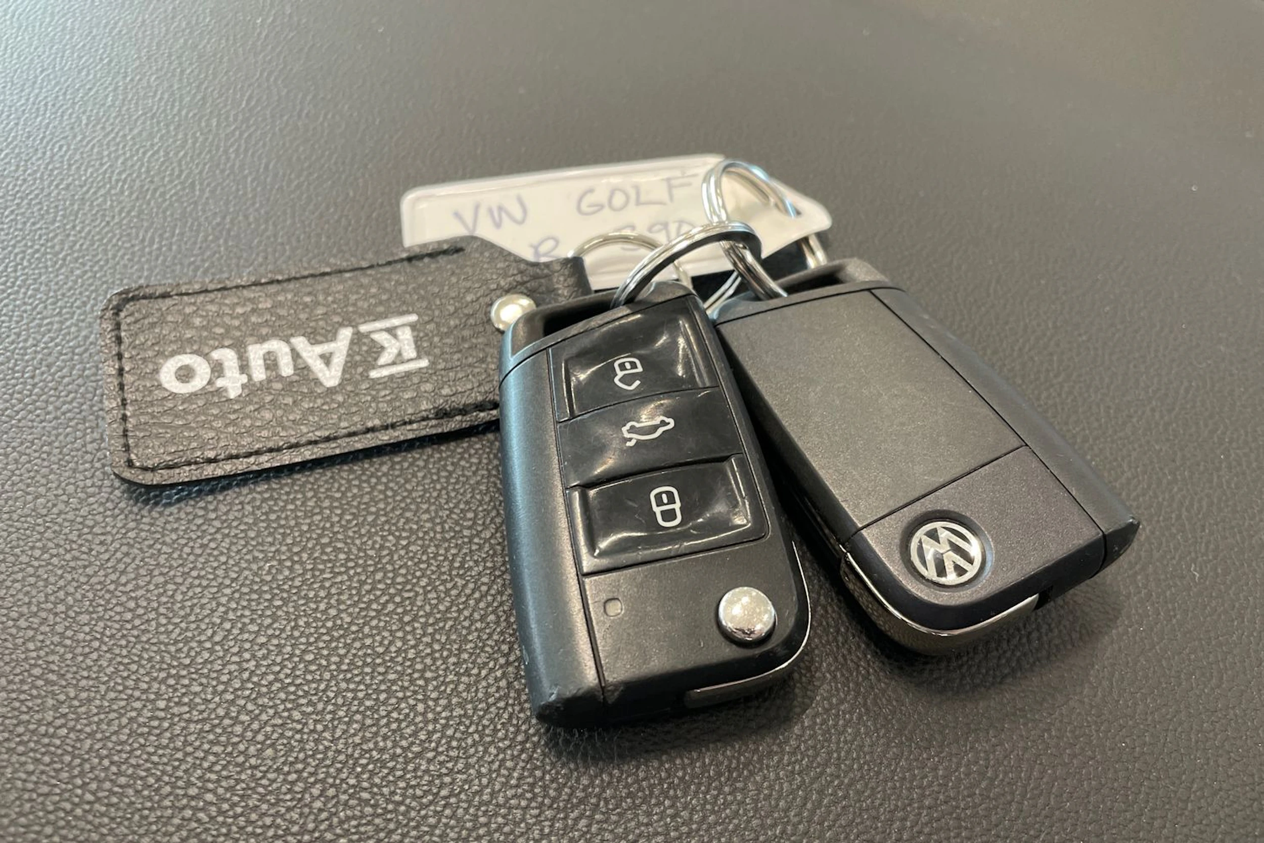 punainen Volkswagen Golf 2015 kuva 26.