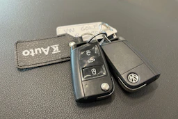 punainen Volkswagen Golf 2015 kuva 26.