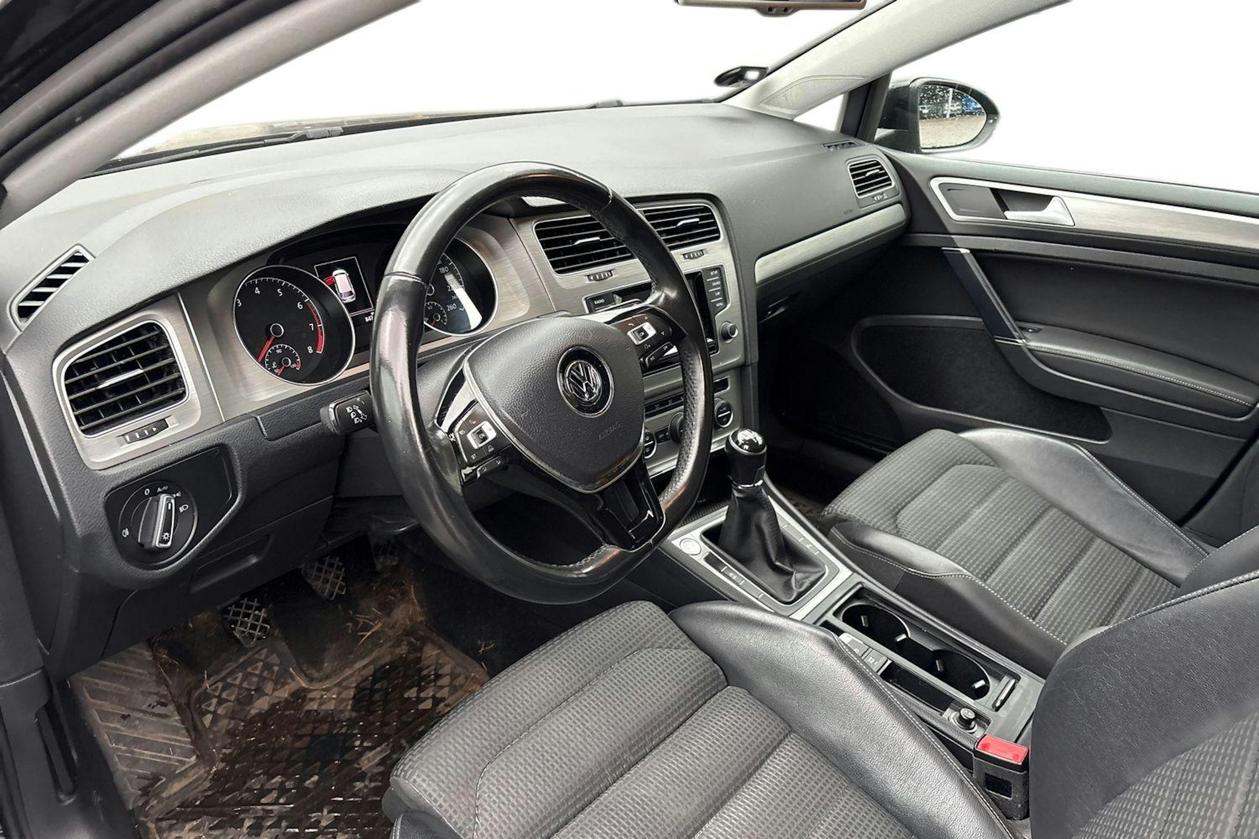 musta Volkswagen Golf 2014 kuva 3.