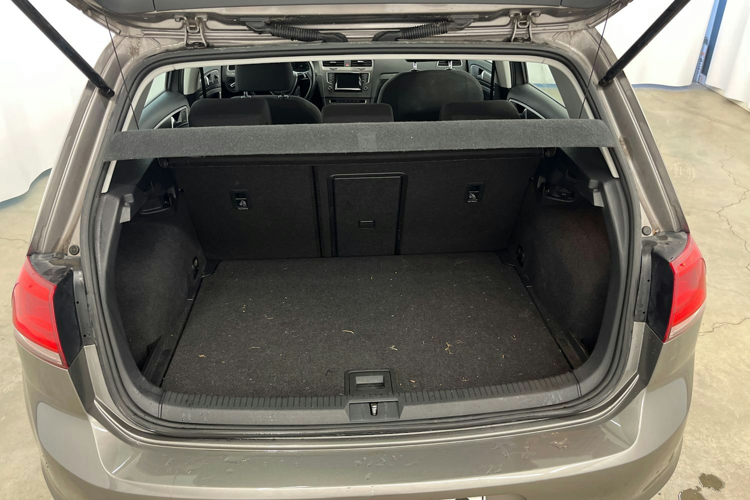 Harmaa Volkswagen GOLF 2014 kuva 22.