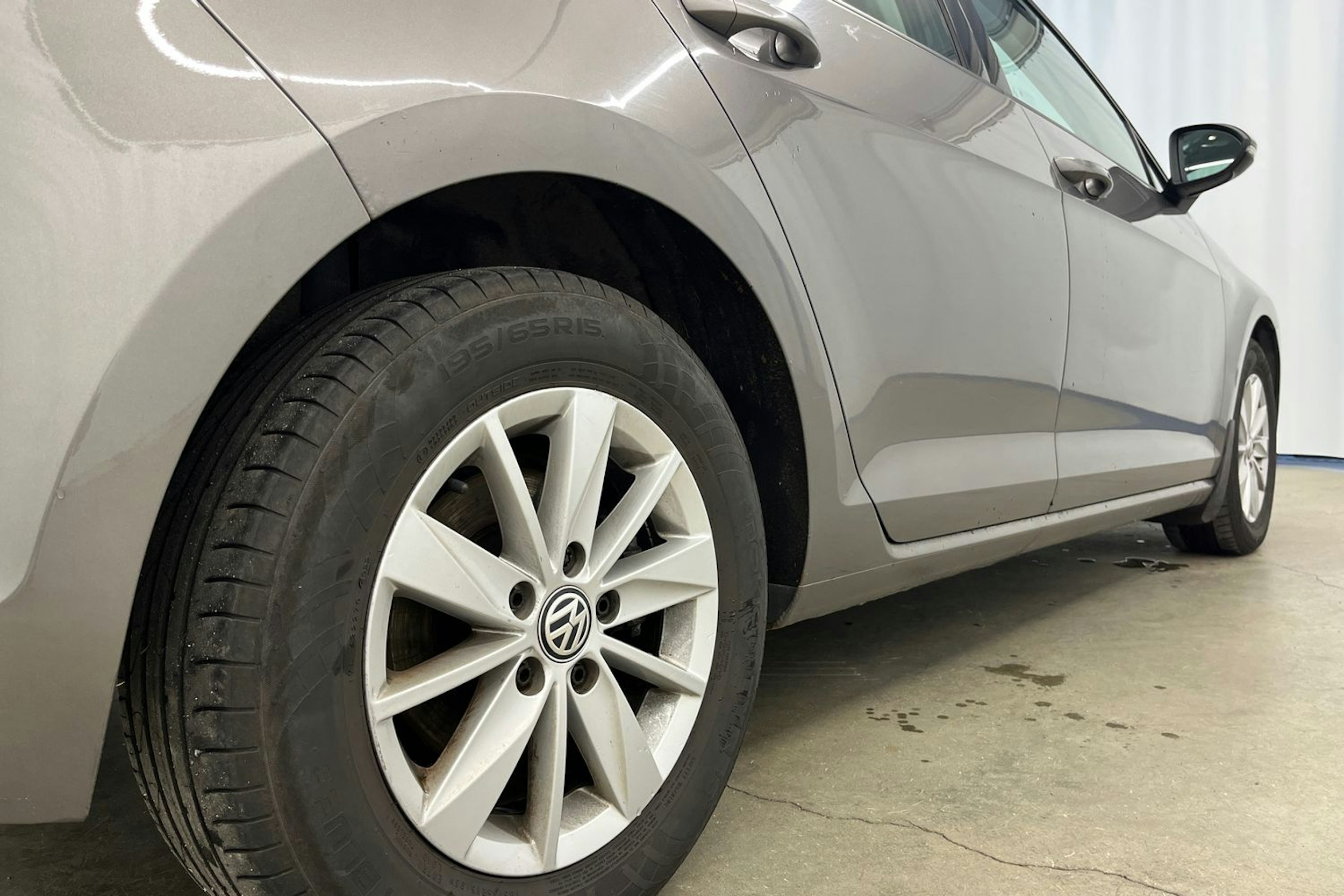 Harmaa Volkswagen GOLF 2014 kuva 24.