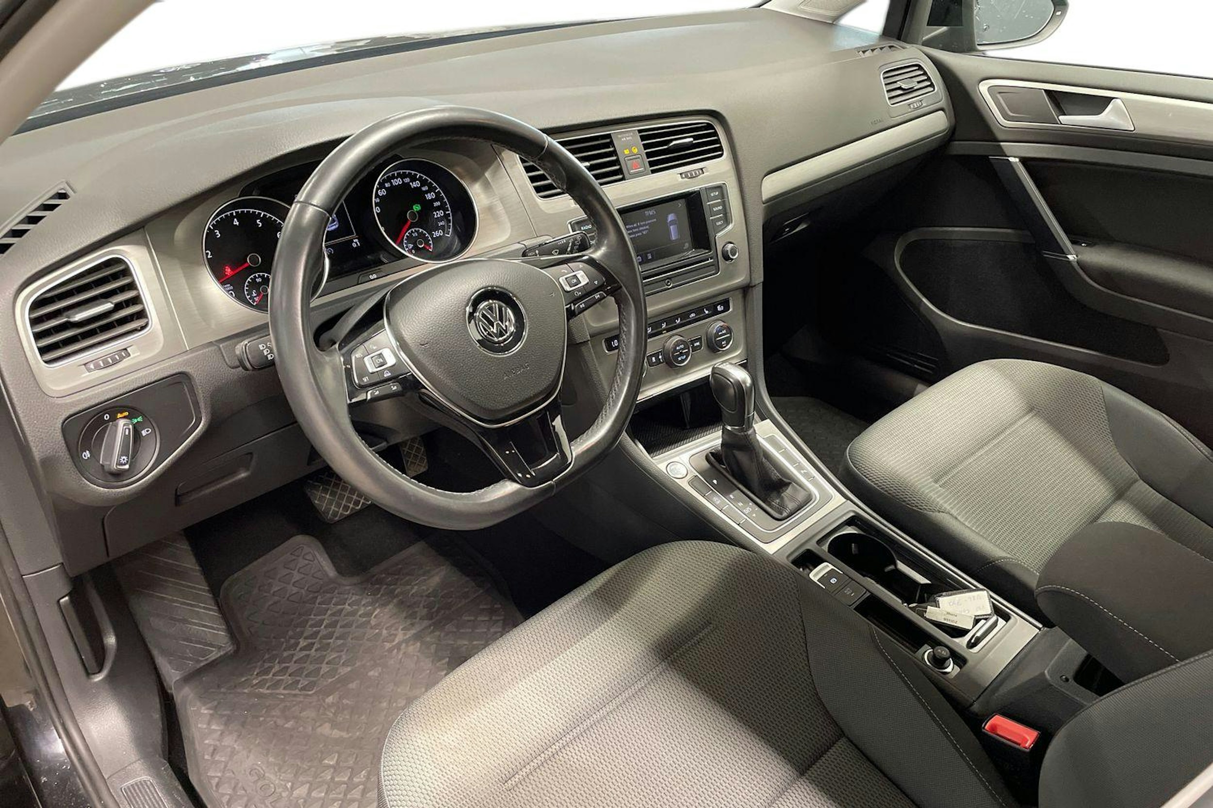 musta Volkswagen Golf 2014 kuva 7.