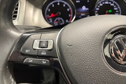 musta Volkswagen Golf 2014 kuva 20.