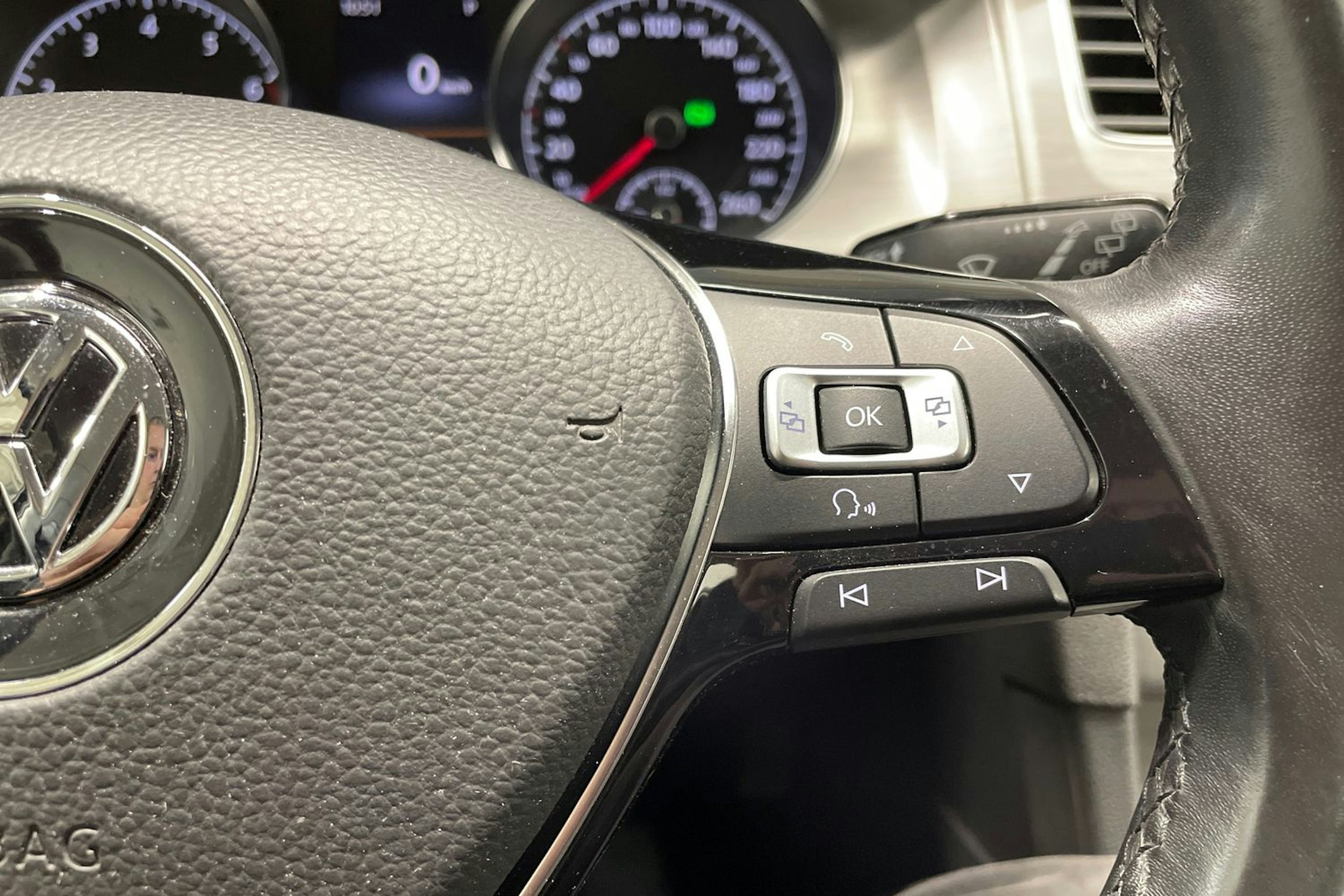 musta Volkswagen Golf 2014 kuva 21.