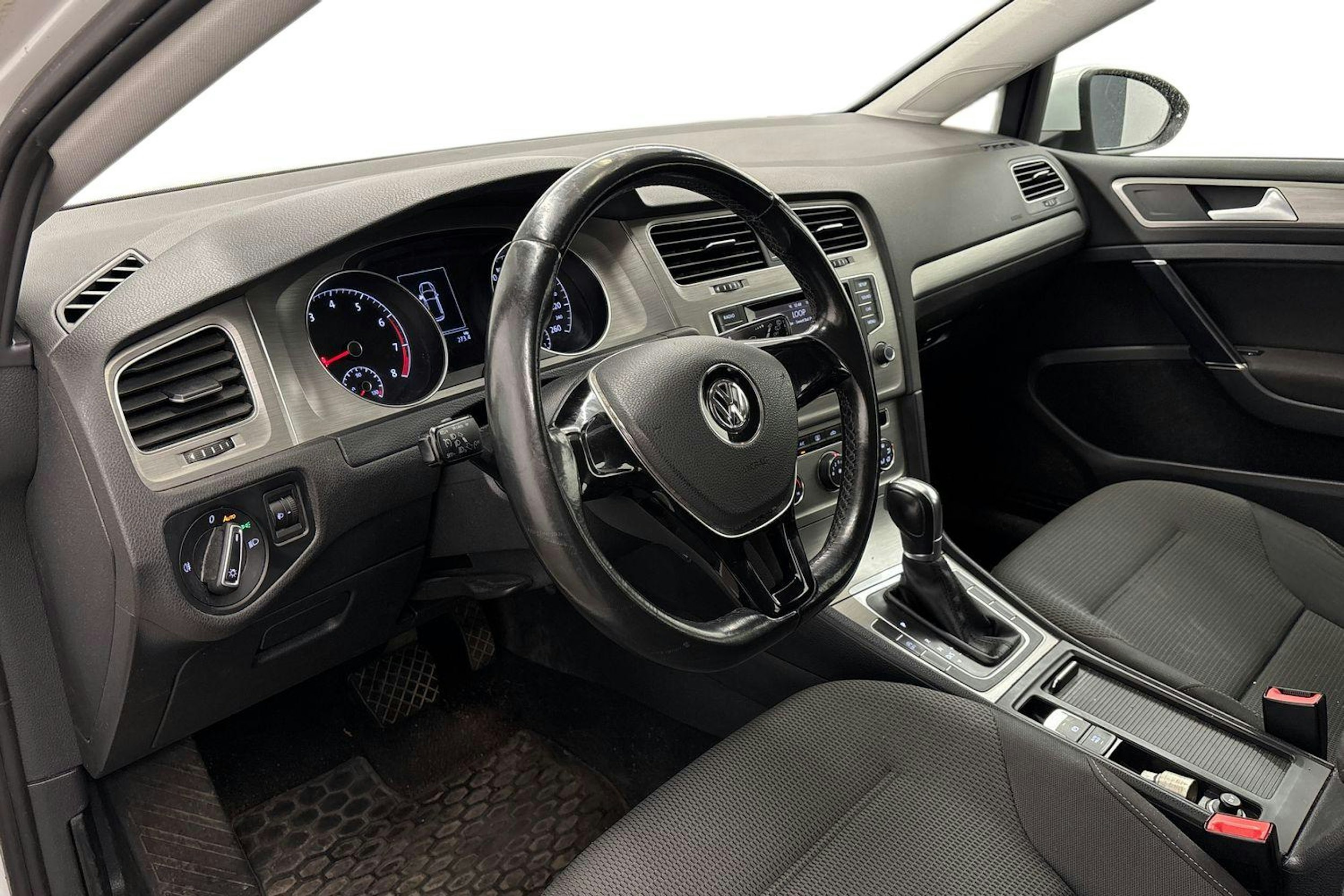 valkoinen Volkswagen Golf 2014 kuva 3.