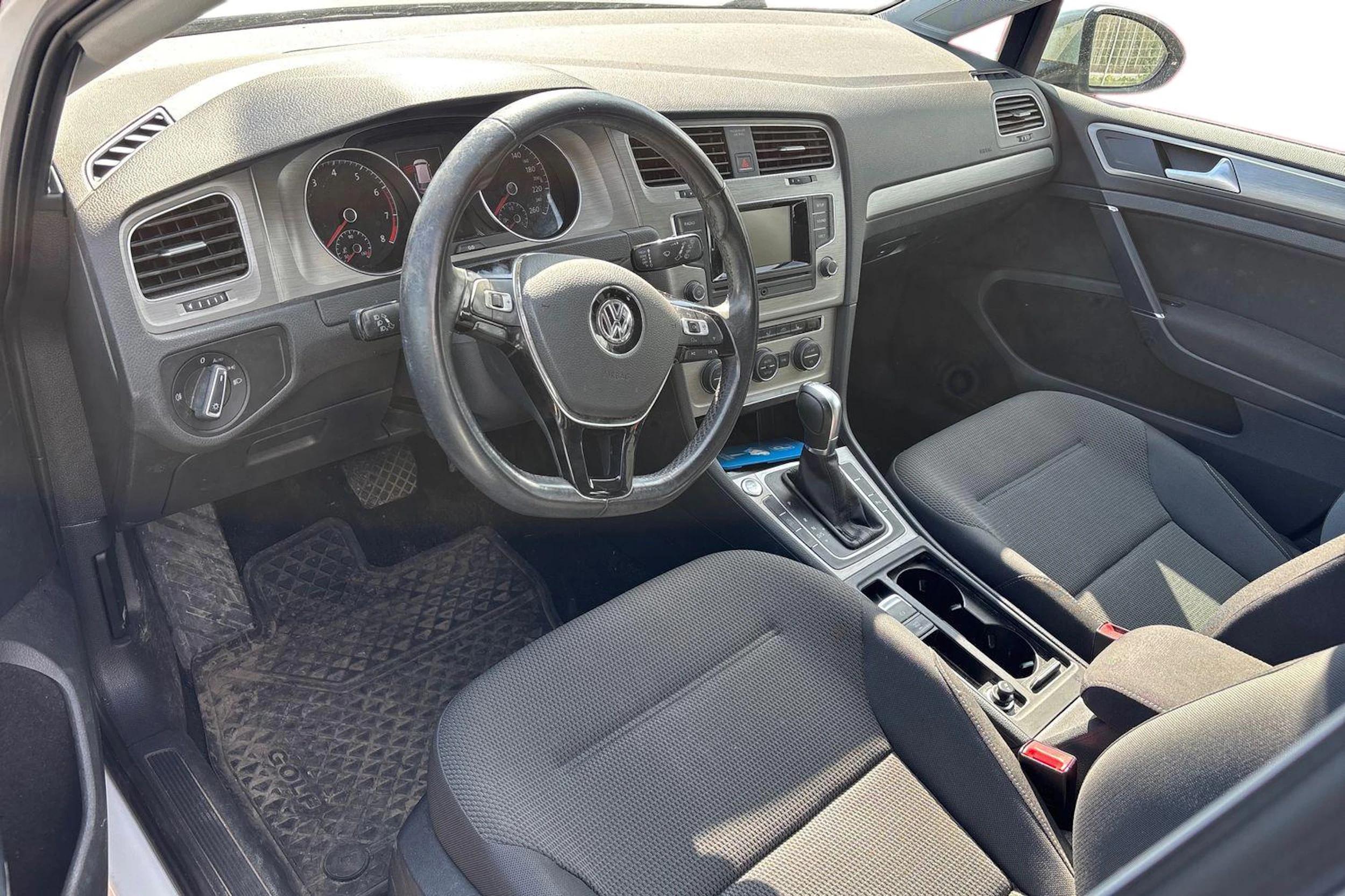 valkoinen Volkswagen Golf 2014 kuva 3.