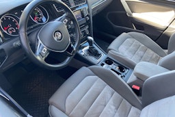 musta Volkswagen Golf 2014 kuva 6.
