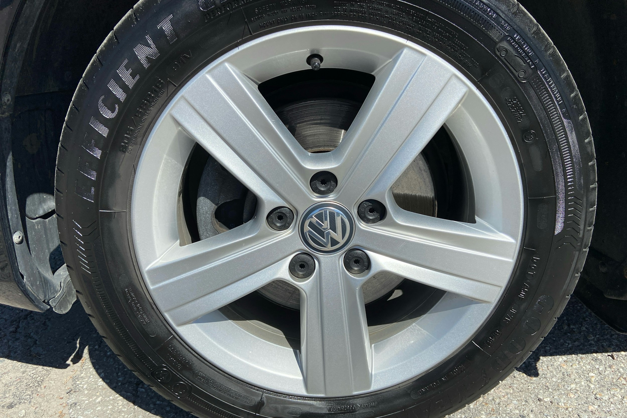 musta Volkswagen Golf 2014 kuva 9.