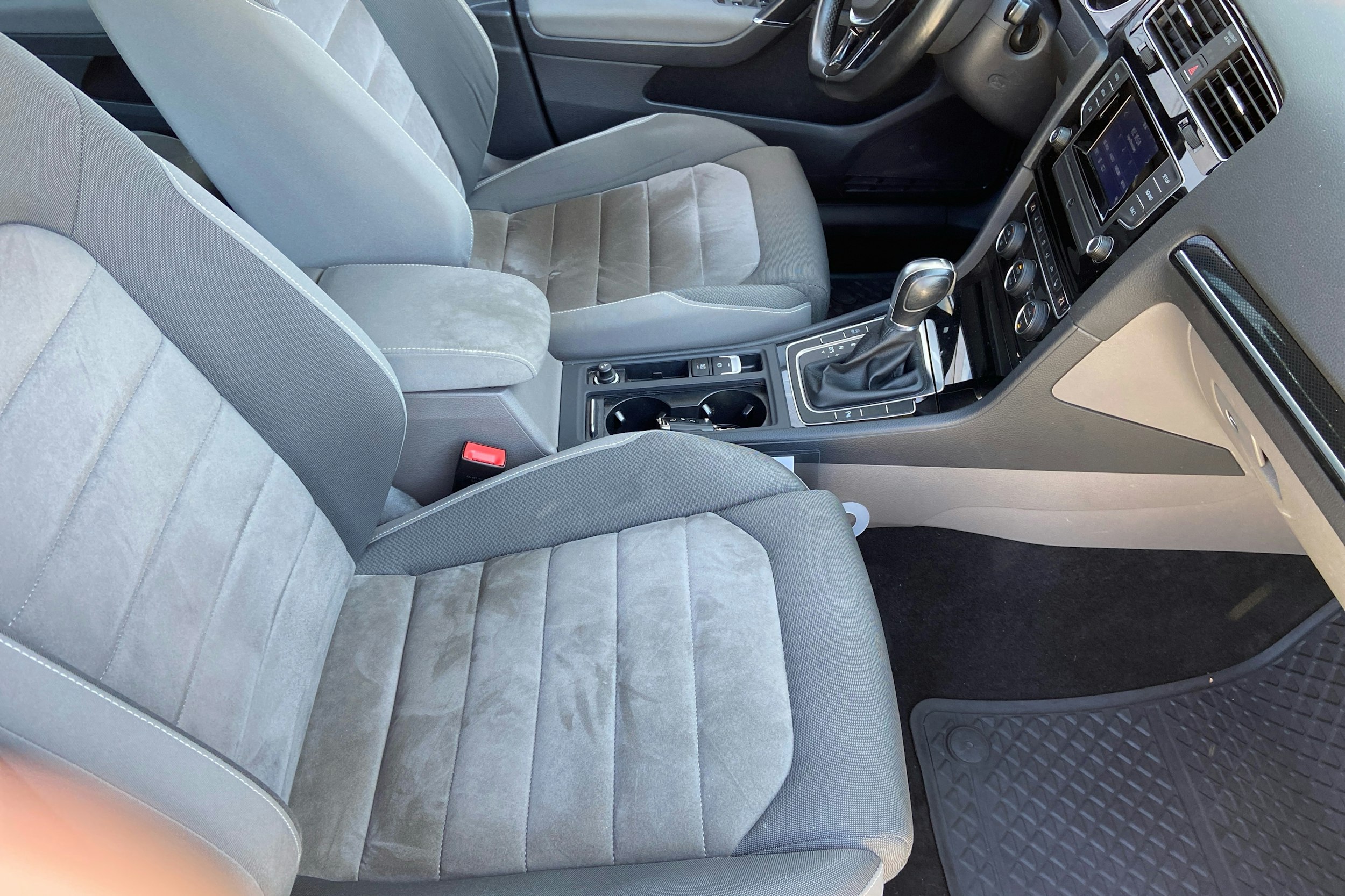 musta Volkswagen Golf 2014 kuva 12.