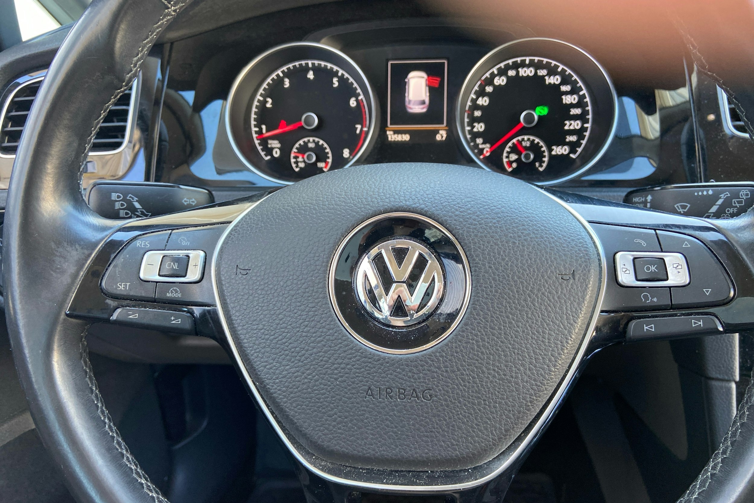 musta Volkswagen Golf 2014 kuva 13.