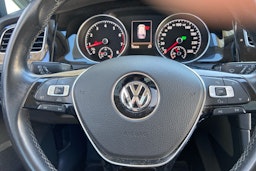 musta Volkswagen Golf 2014 kuva 13.