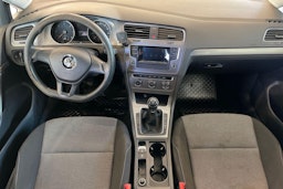 Valkoinen Volkswagen GOLF 2014 kuva 9.