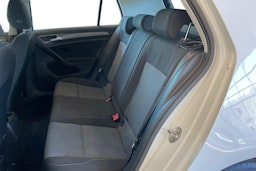 Valkoinen Volkswagen GOLF 2014 kuva 10.