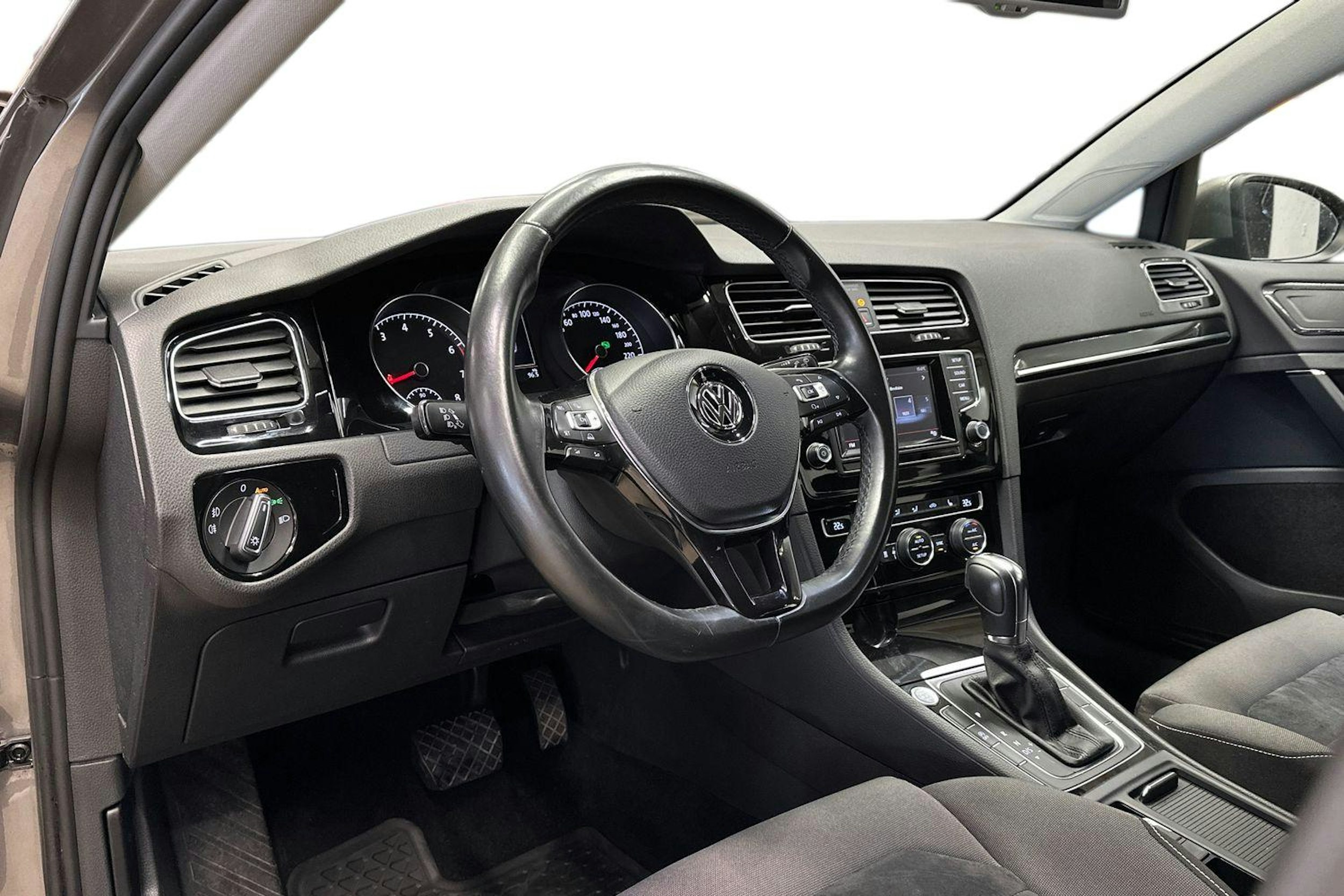 harmaa Volkswagen Golf 2014 kuva 7.