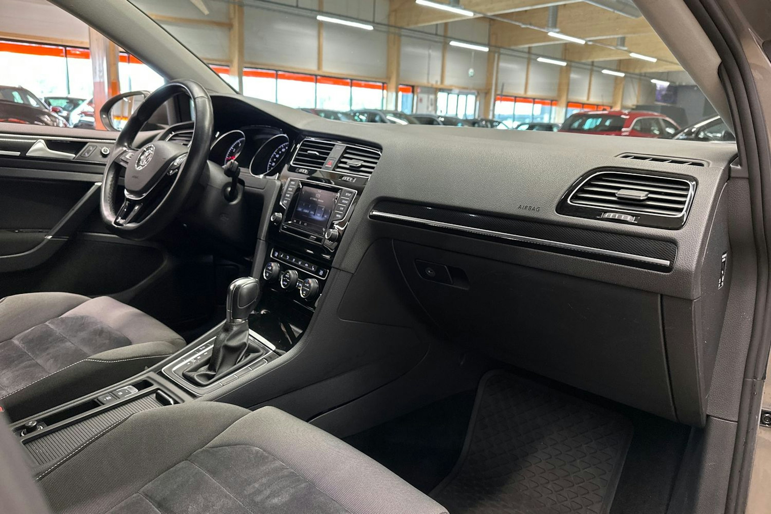 harmaa Volkswagen Golf 2014 kuva 14.