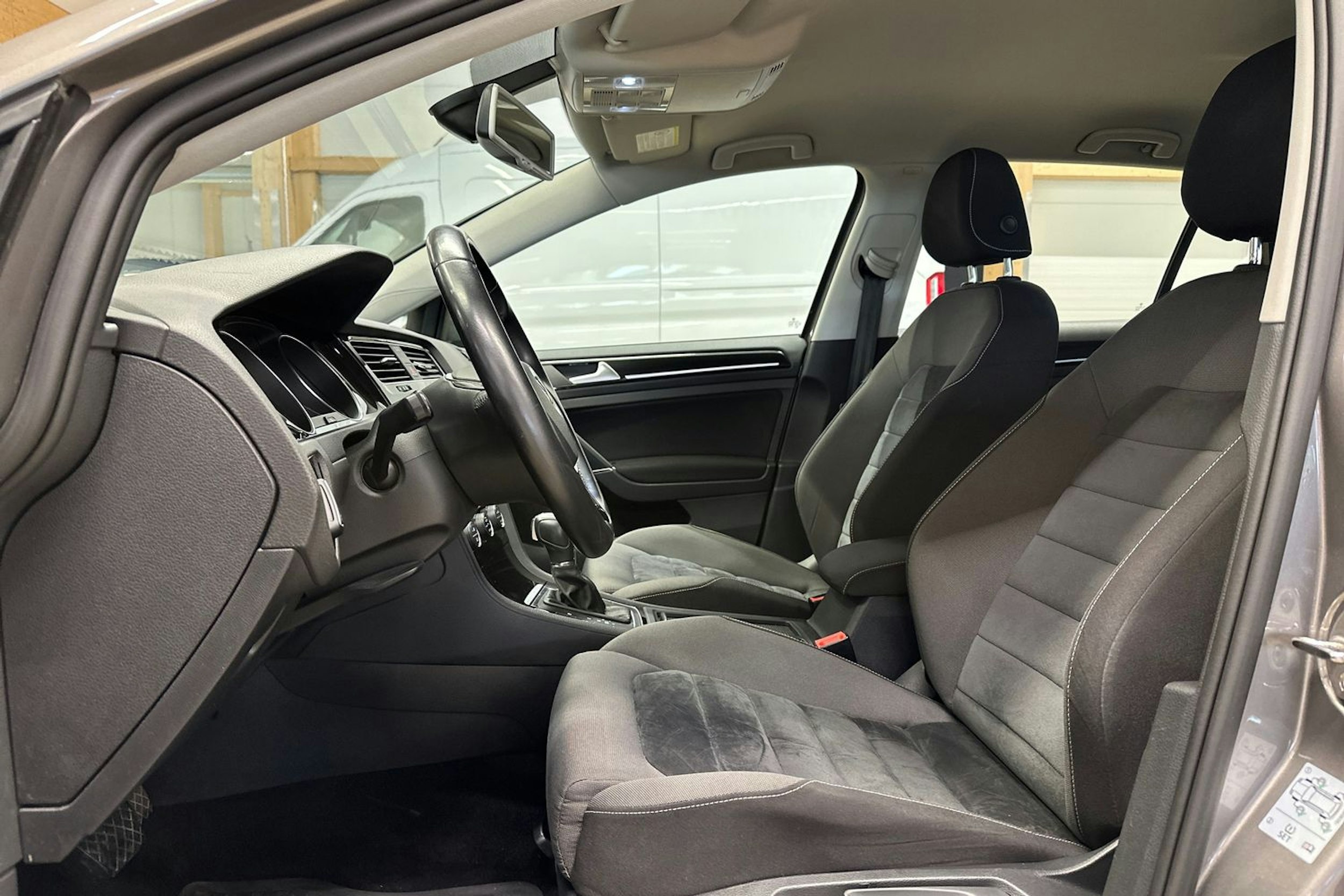 harmaa Volkswagen Golf 2014 kuva 17.