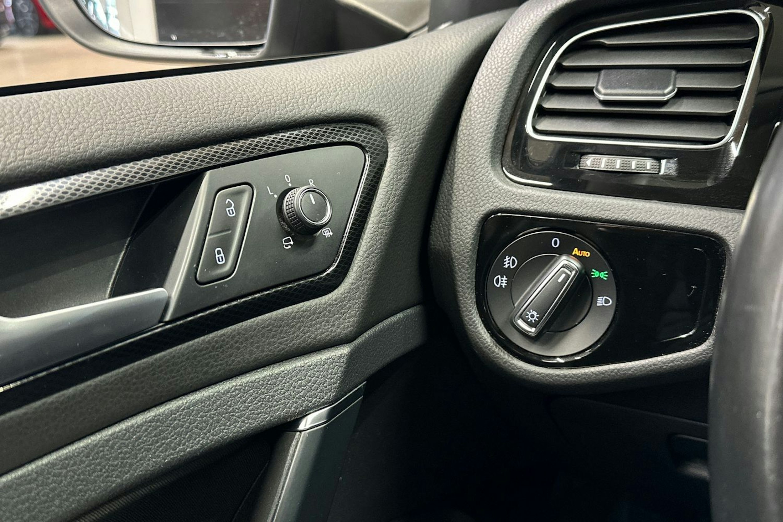 harmaa Volkswagen Golf 2014 kuva 25.