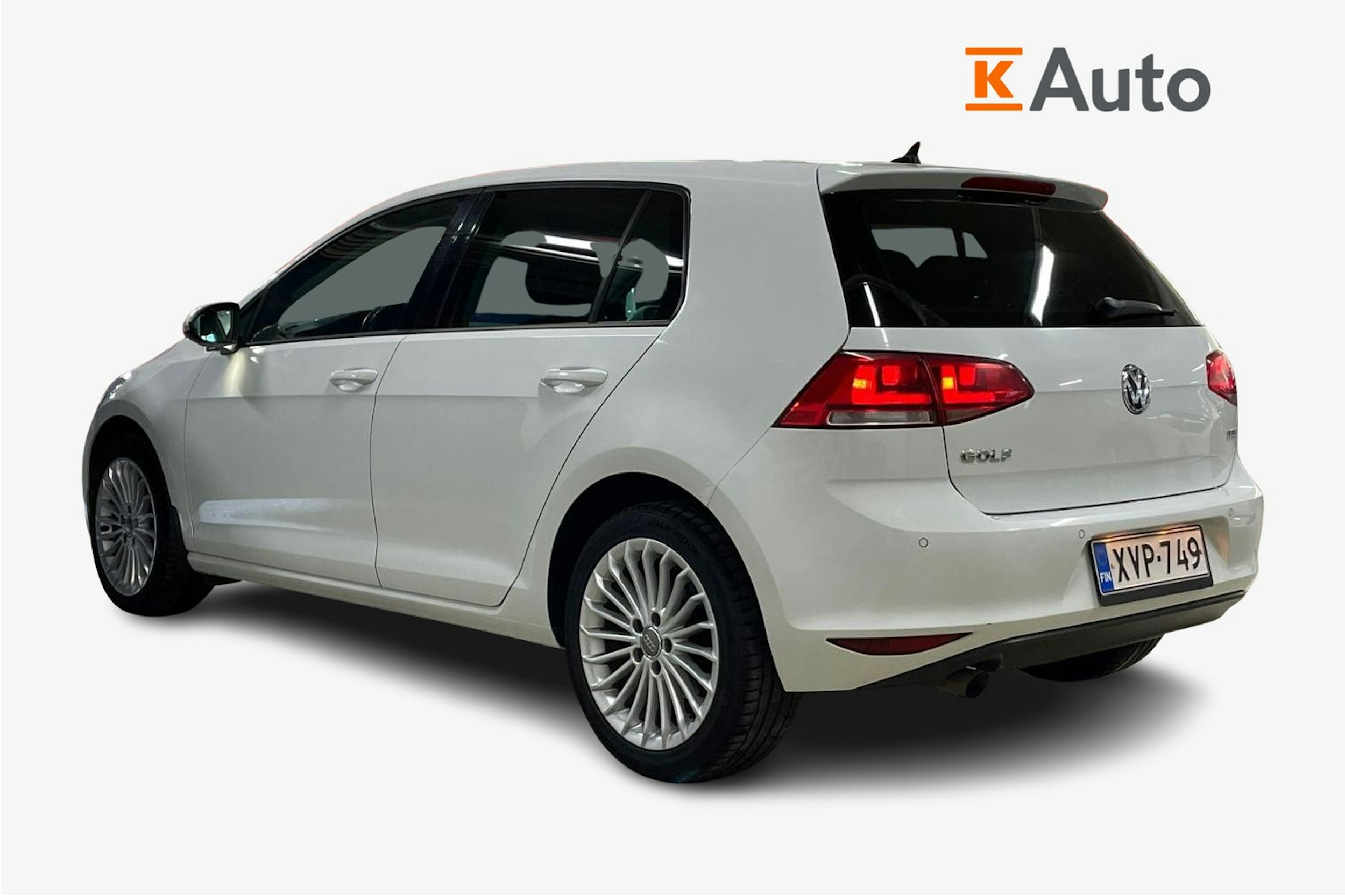 valkoinen Volkswagen Golf 2014 kuva 2.