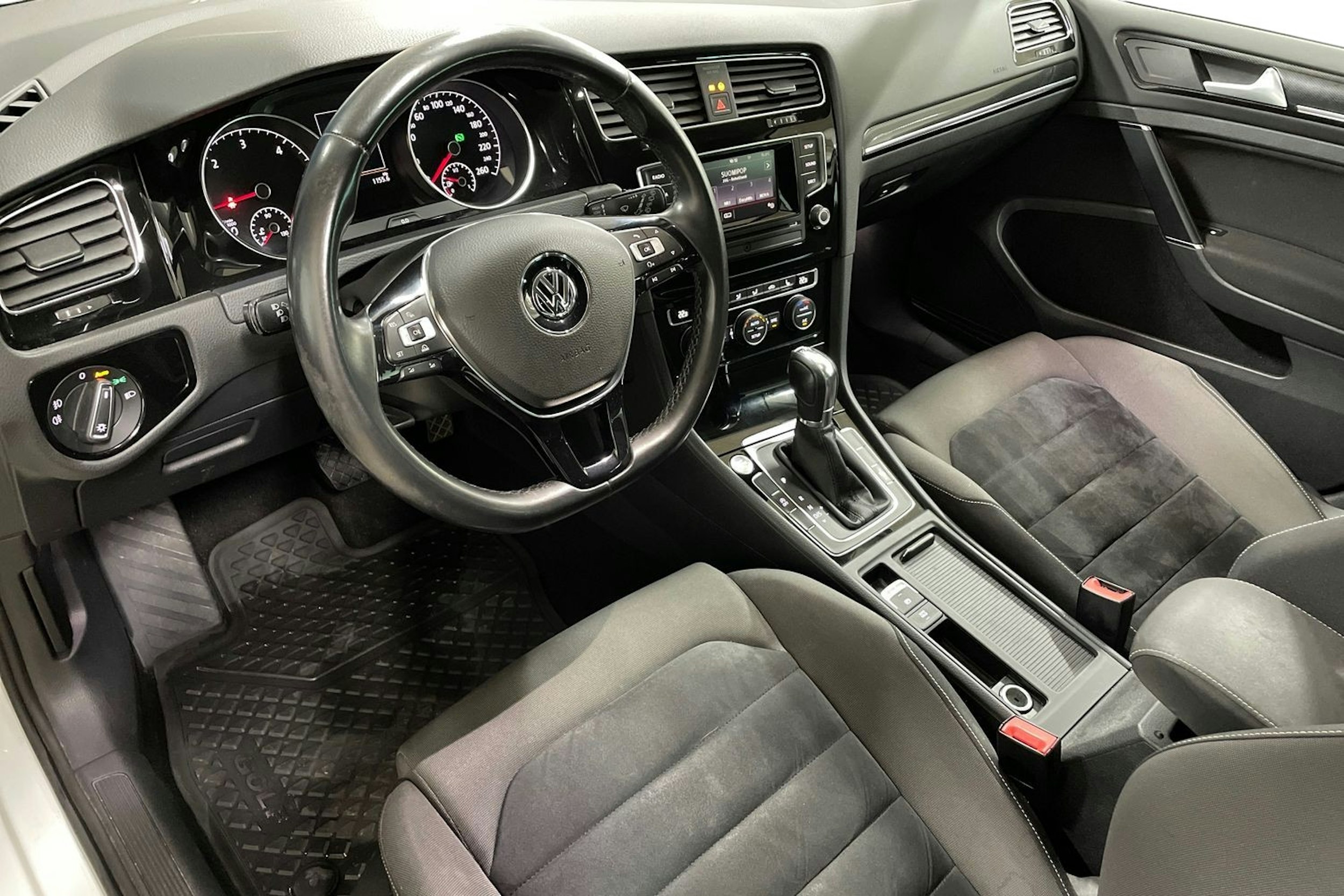 valkoinen Volkswagen Golf 2014 kuva 7.