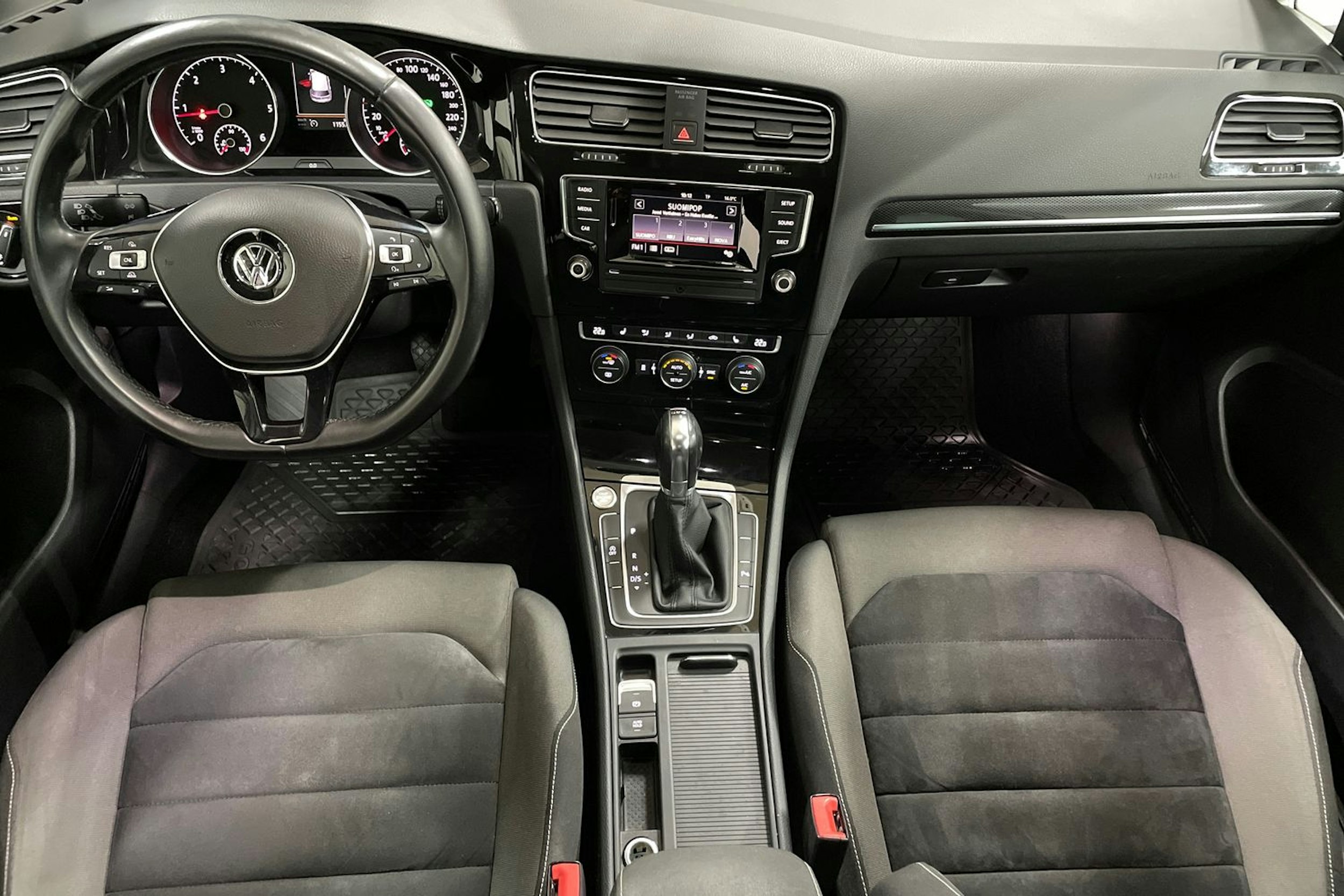valkoinen Volkswagen Golf 2014 kuva 9.