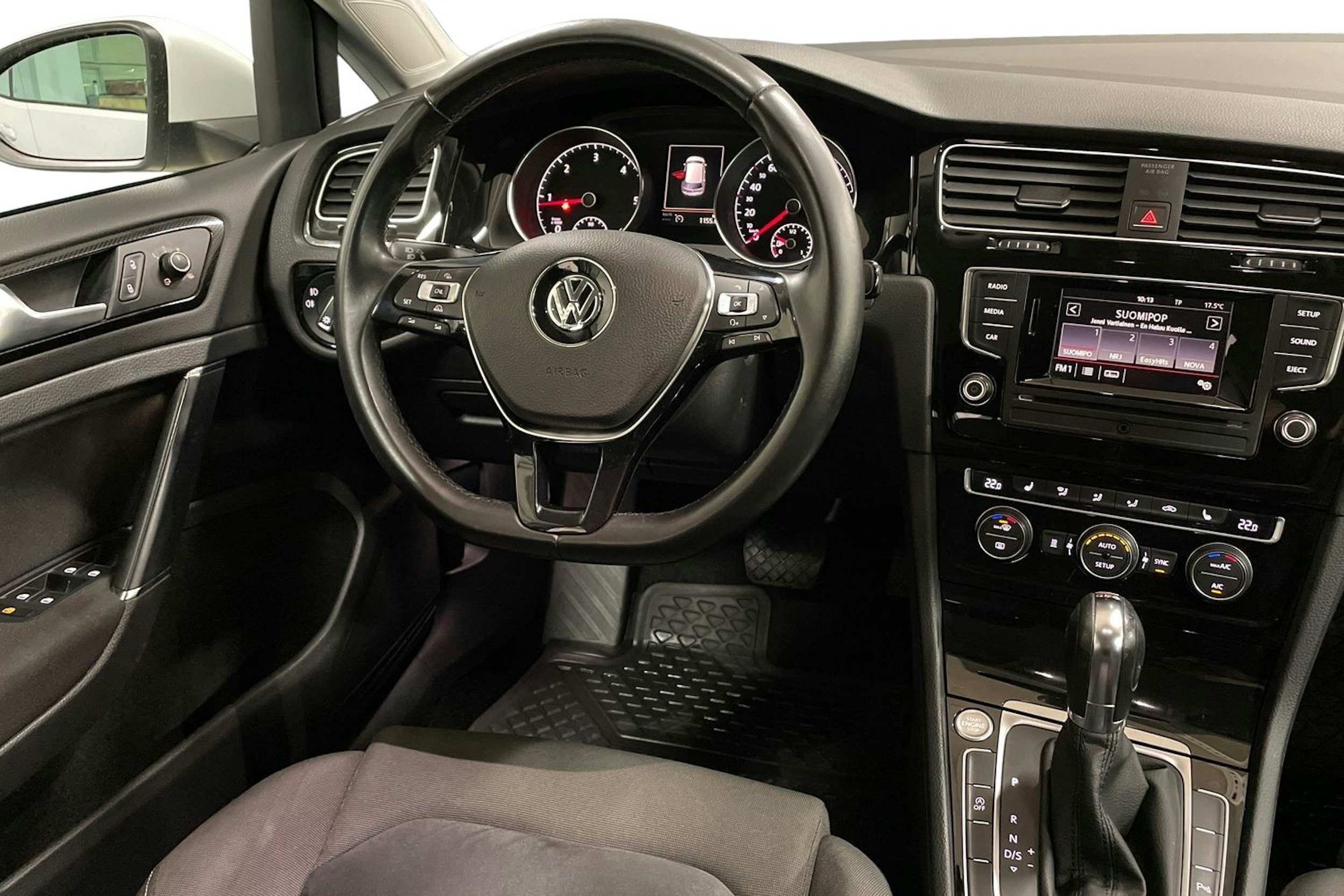 valkoinen Volkswagen Golf 2014 kuva 10.