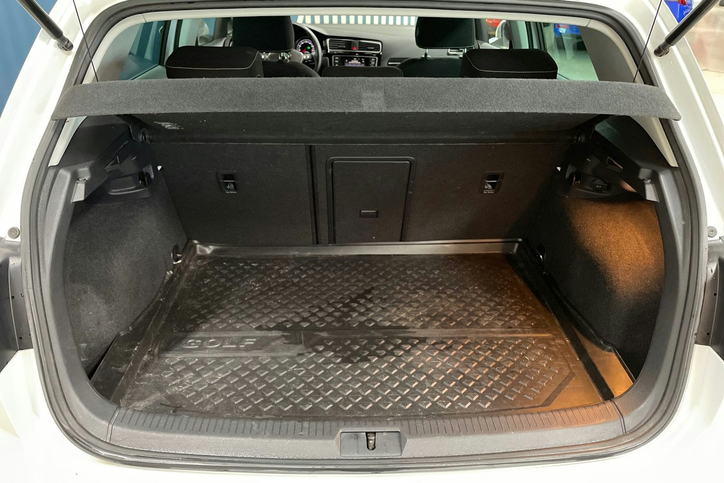 valkoinen Volkswagen Golf 2014 kuva 13.