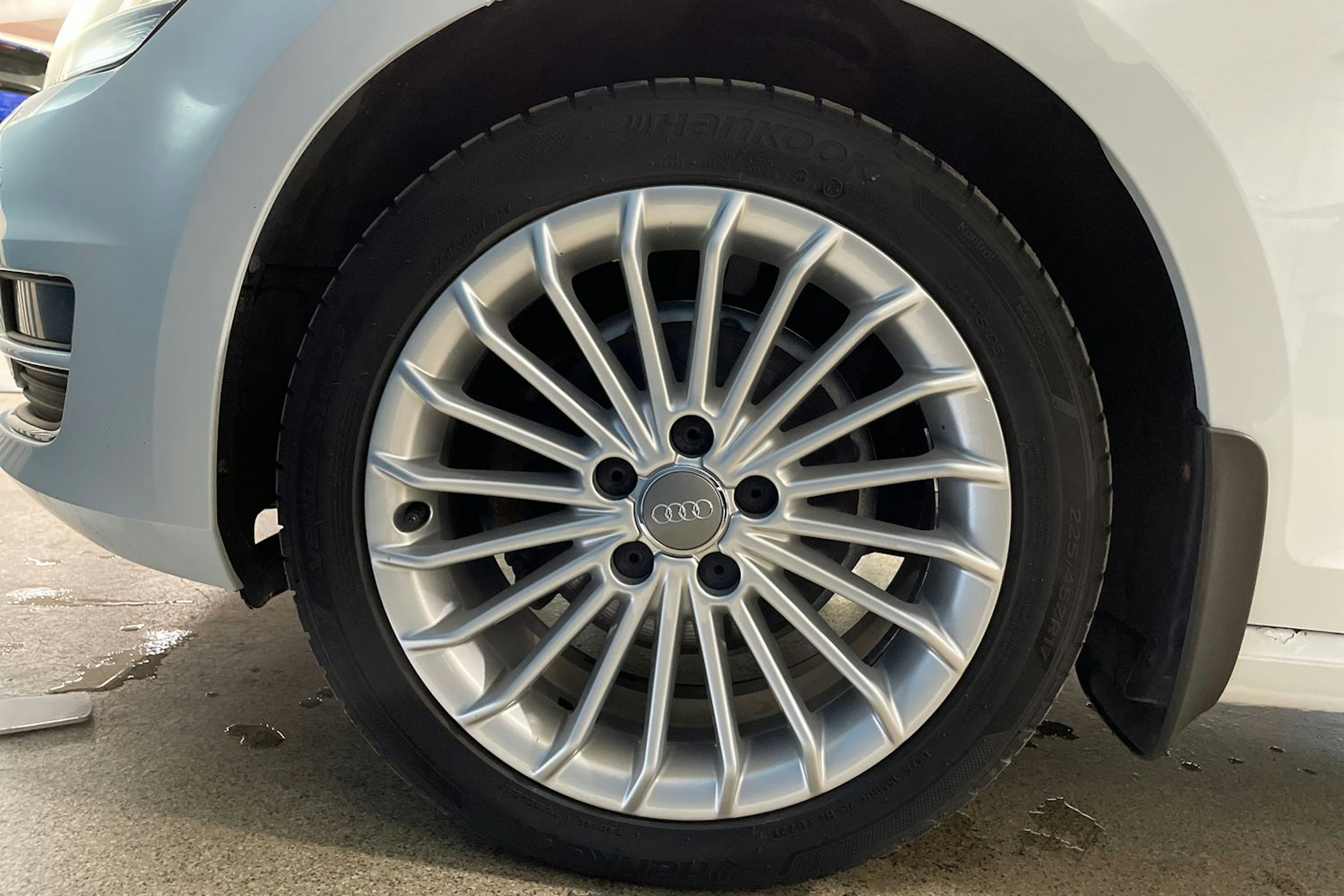 valkoinen Volkswagen Golf 2014 kuva 14.