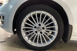 valkoinen Volkswagen Golf 2014 kuva 14.