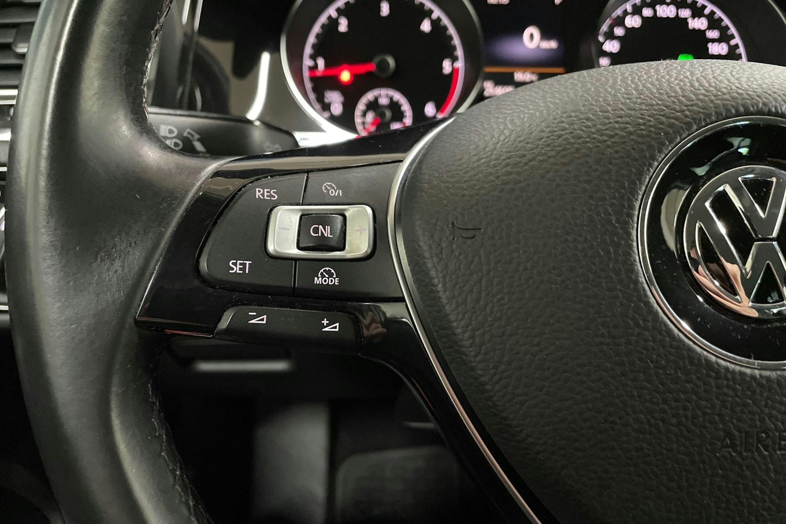 valkoinen Volkswagen Golf 2014 kuva 16.